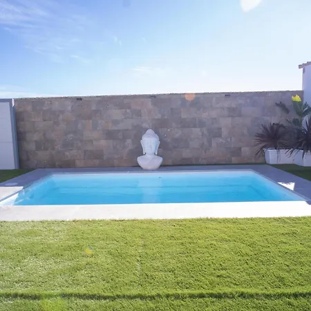 Holiday home Con Barbacoa Y Piscina Familias. *