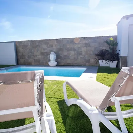 Con Barbacoa Y Piscina Familias. Conil De La Frontera